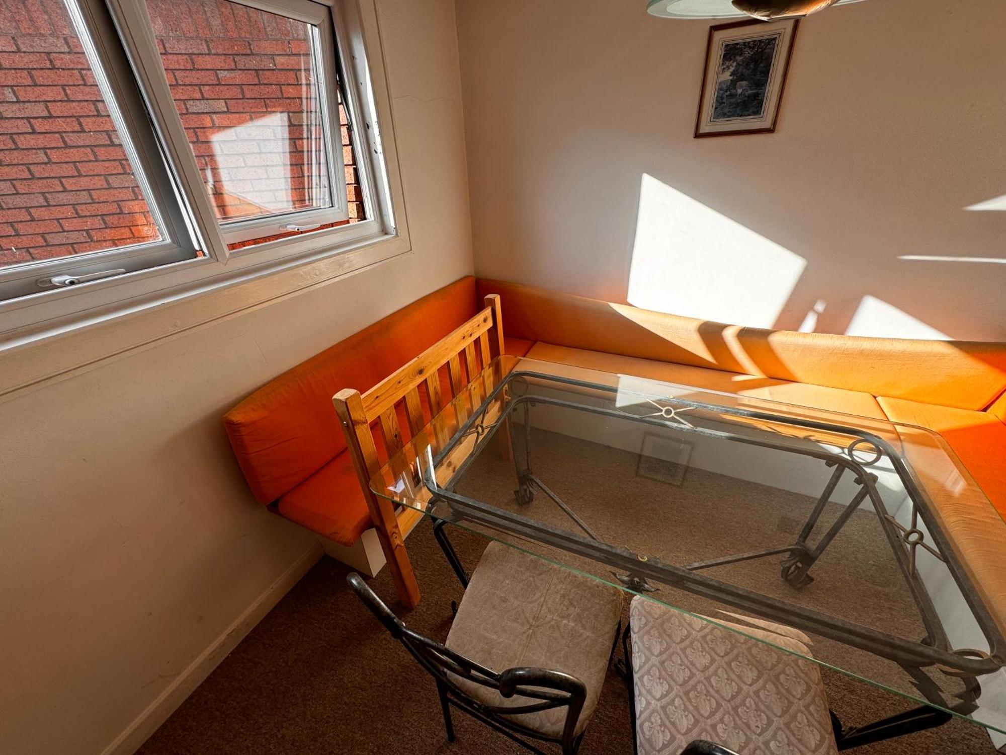 Two-Bedroom Flat Close To Uni & Shopping Center With Free Parking コヴェントリー エクステリア 写真